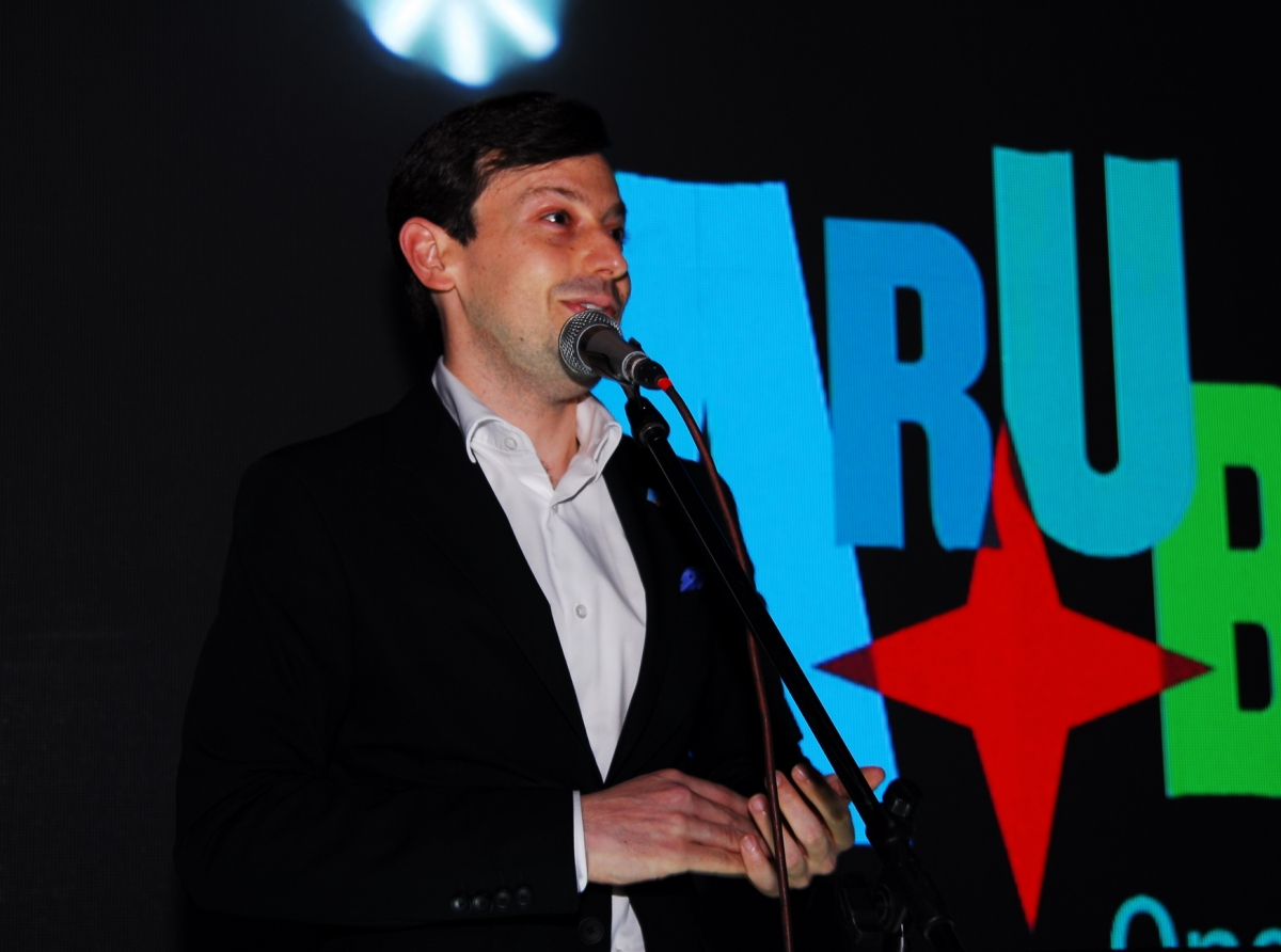 Jordan Schlipken Croes speaks at Aruba Argentina tourism event