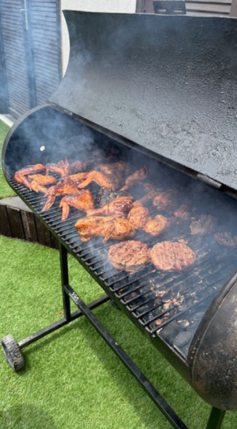 My Pace or Yours female athletes sponsored by TRYP Aruba after winning the Ronde van Aruba