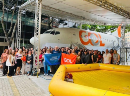 Aruba representatives presenting MICE travel opportunities at Gol and Rextur/Grupo CVC event