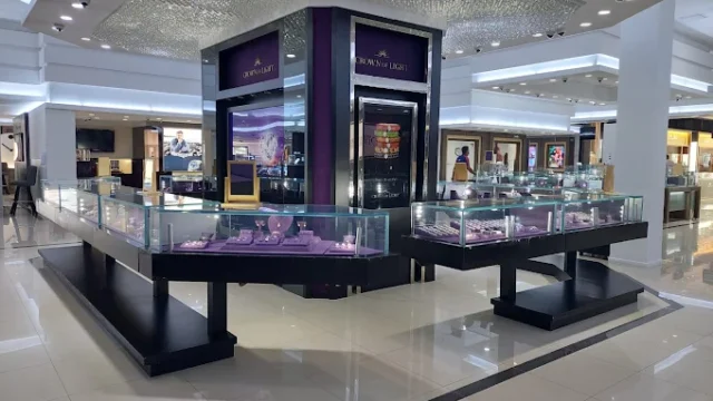 Conflict-Free Diamonds and Tanzanite Collection