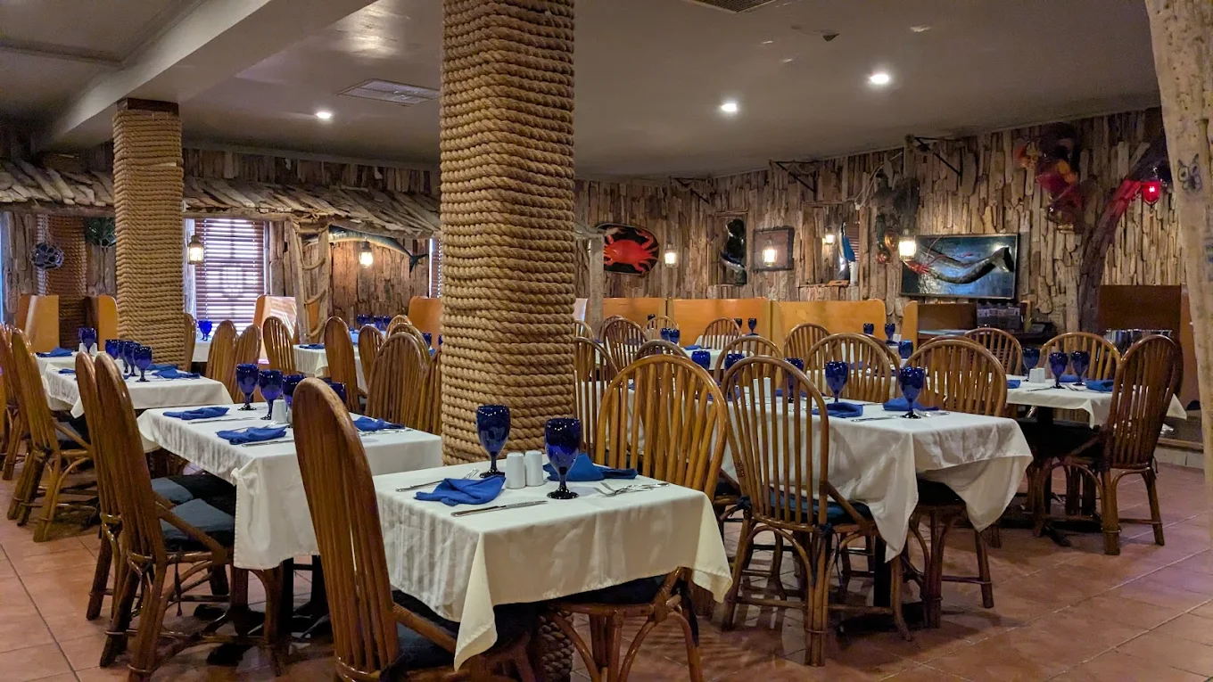 Driftwood Restaurant Downtown Oranjestad
