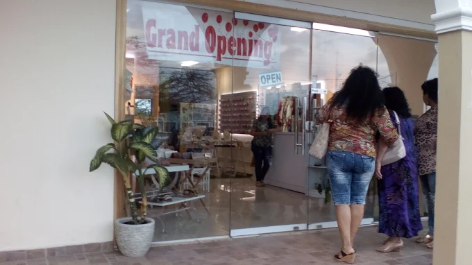 I&U Boutique Aruba storefront