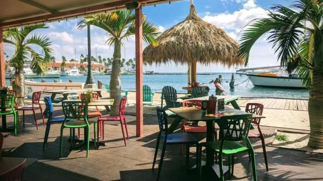 Lucy’s Retired Surfers Bar & Restaurant Aruba