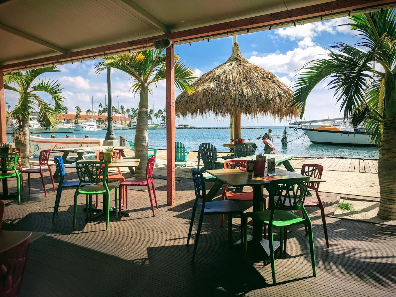 Lucy’s Retired Surfers Bar & Restaurant Aruba