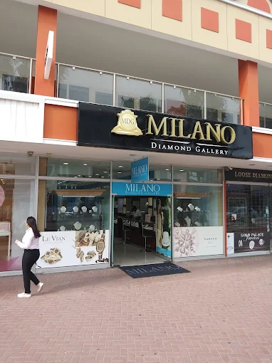 Luminous Diamonds and Gold Jewelry