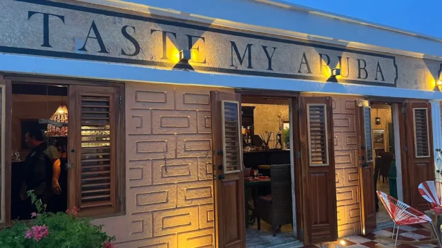 Outdoor Garden Dining at Taste My Aruba