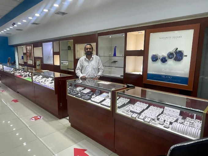 Personalized Luxury Jewelry Experience