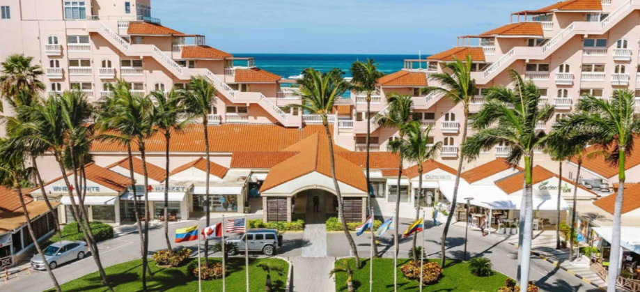 Playa Linda Beach Resort celebrates long-serving employees in Aruba