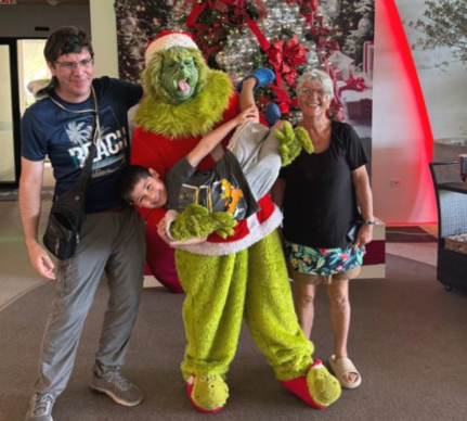 Guests welcomed with champagne during Radisson Blu Aruba holidays