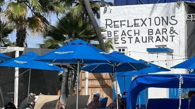Reflexions Beach Bar & Restaurant Aruba