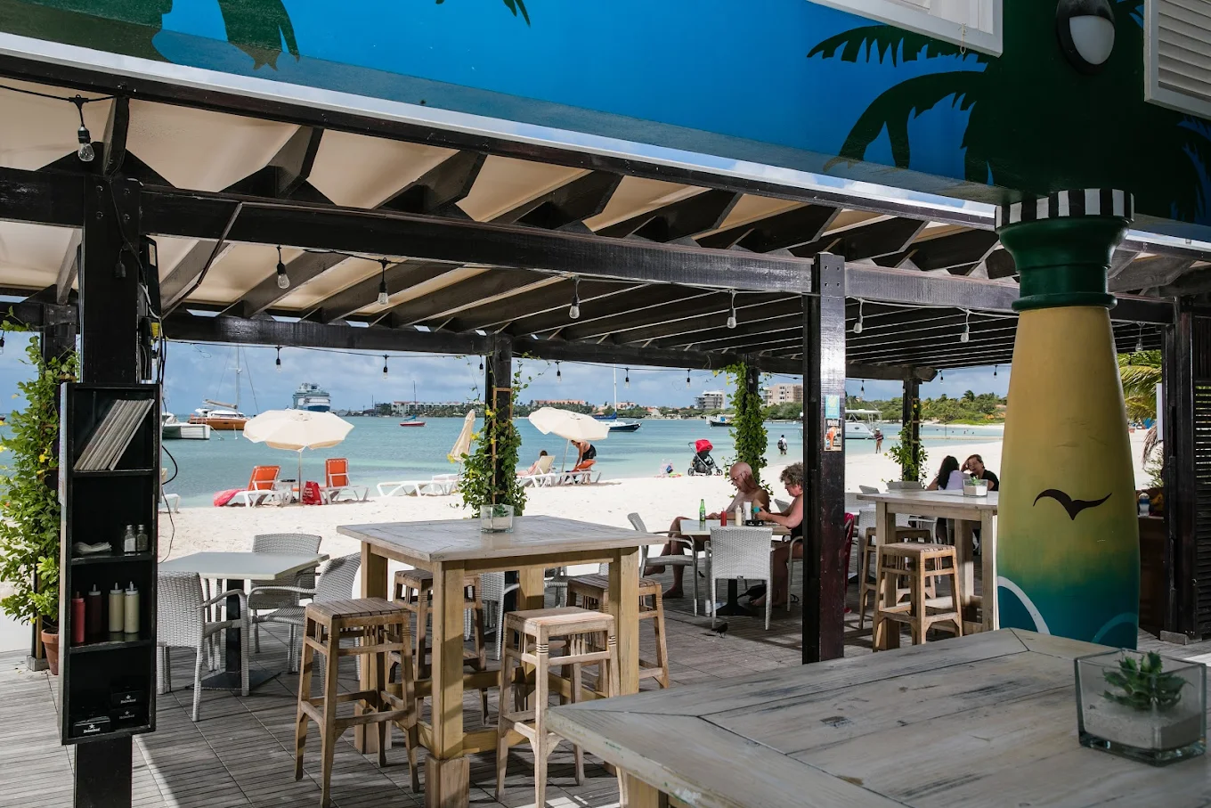 Surfside Beach Bar Aruba – Beachfront Dining & Cocktails