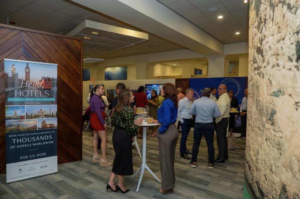 Timeshare professionals network during the Aruba Timeshare Evolution Documentary launch reception