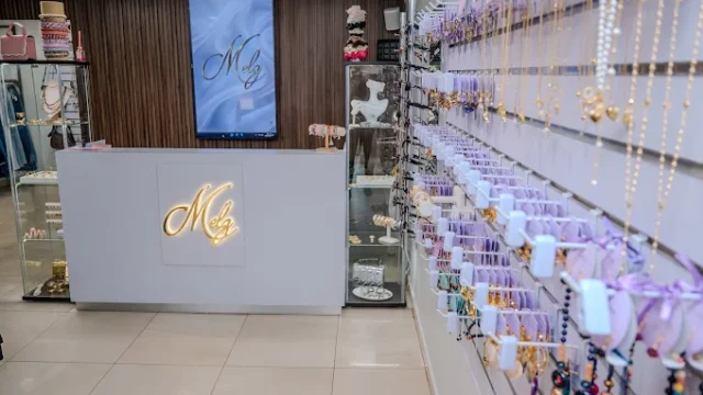 Trendy clothing at Melz Fashion Aruba