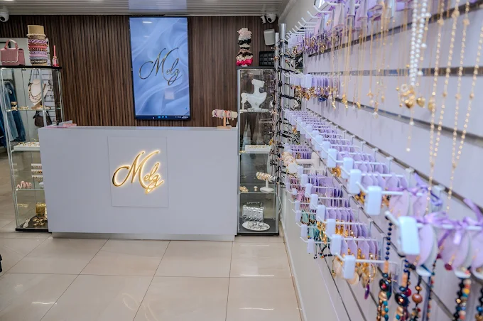 Trendy clothing at Melz Fashion Aruba