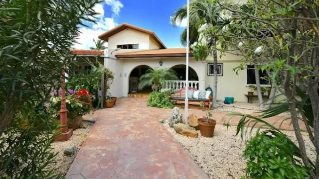 Wonders Boutique Hotel Aruba Tropical Garden Entrance